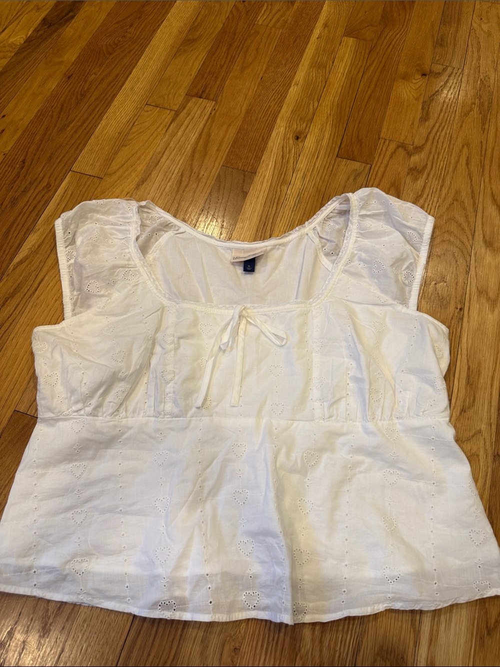 Universal thread White Eyelet Peasant Top - Scoop Neck